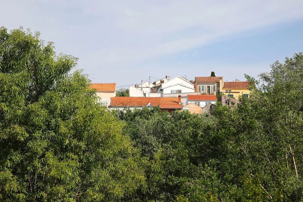 Senkini Dvori Apartamento Sutomiscica Croácia
