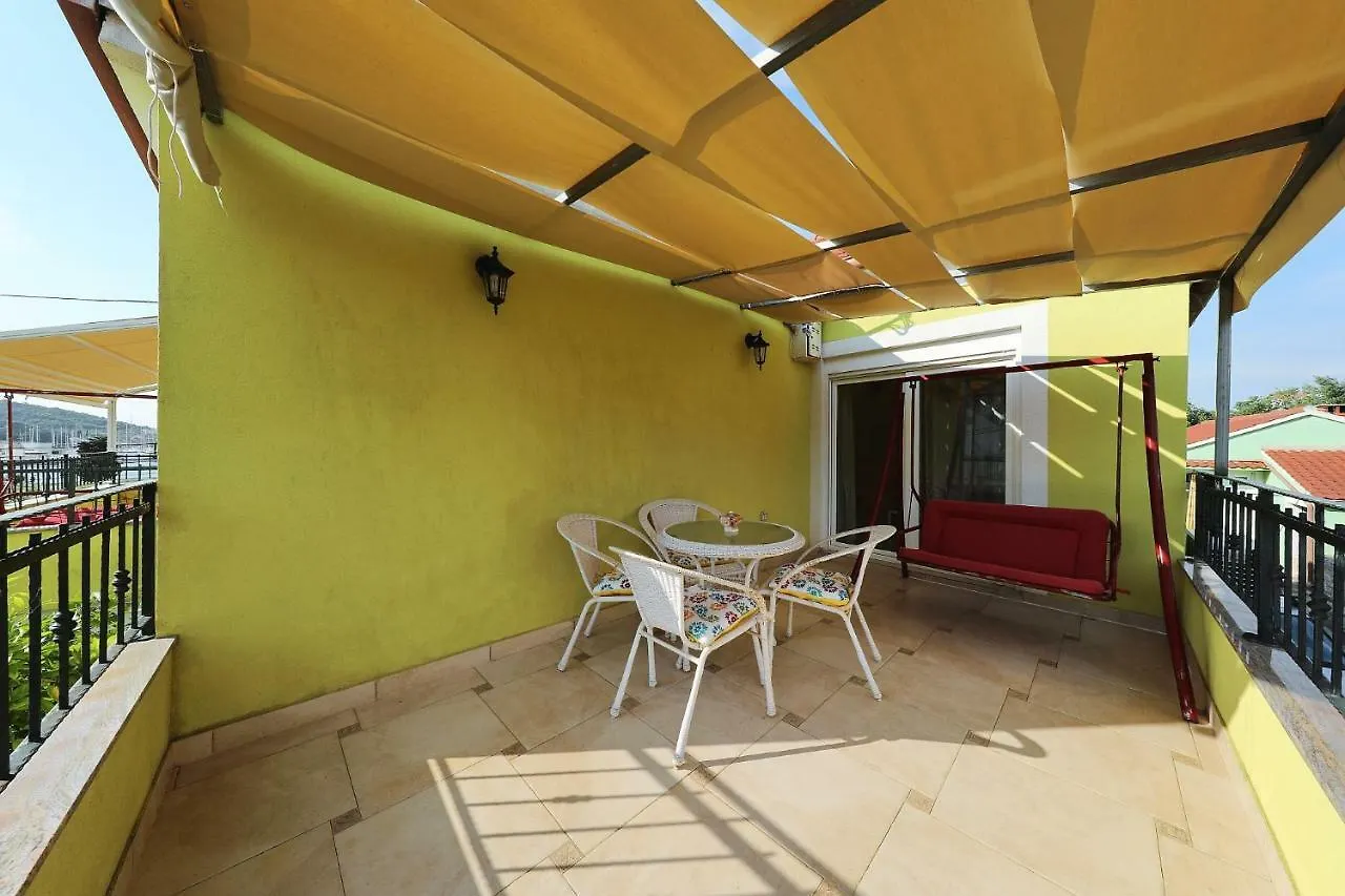 Senkini Dvori Apartamento Sutomiscica Croácia